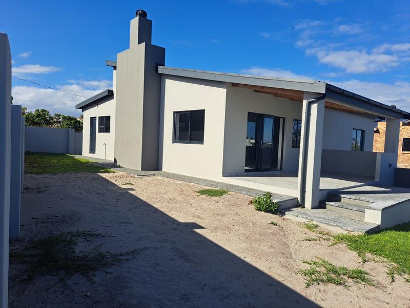 4 Bedroom Property for Sale in Pearly Beach Western Cape